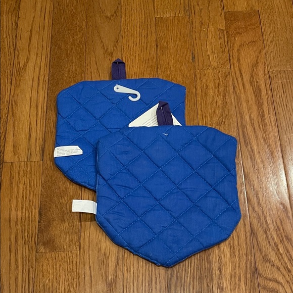 Hanukkah Kitchen Mitts, Towels and Potholder - Picture 8 of 8